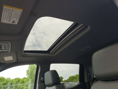 Used 2023 GMC Sierra 1500 Denali AWD/4WD image 6