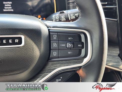 Used 2022 Jeep Wagoneer Series II image 31