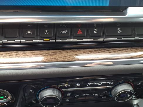 Used 2024 Chevrolet Silverado 1500 LT Trail Boss image 22