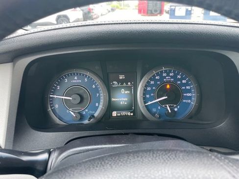 Used 2017 Toyota Sienna XLE FWD image 9