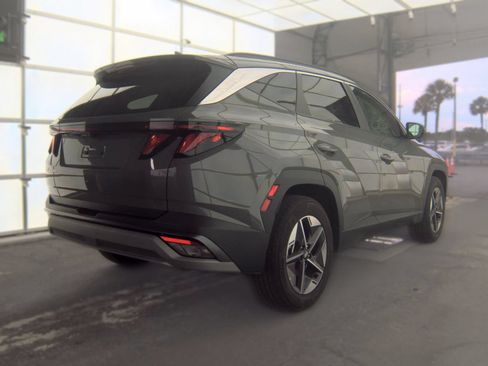 Used 2025 Hyundai Tucson SEL FWD image 6