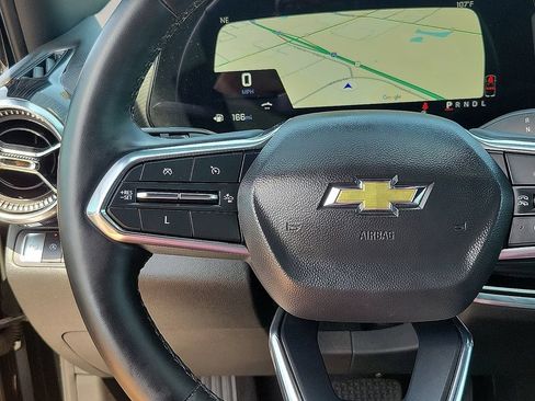 Used 2025 Chevrolet Equinox LT FWD image 18