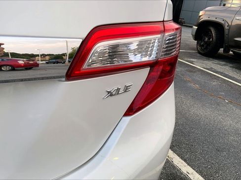 Used 2014 Toyota Camry XLE FWD image 9