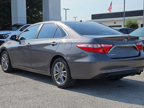 Used 2017 Toyota Camry SE FWD image 4