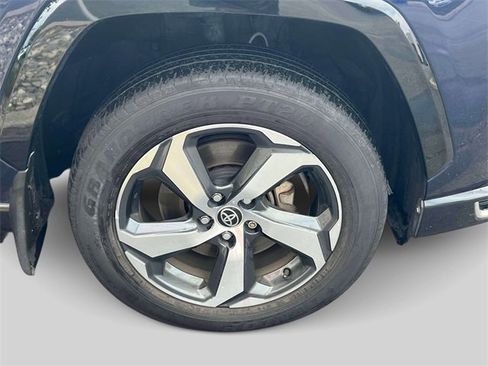 Used 2023 Toyota RAV4 SE image 15