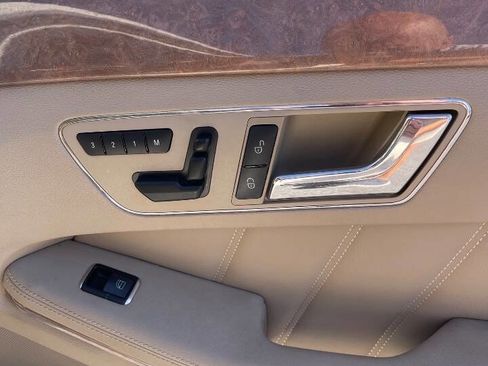 Used 2011 Mercedes-Benz E 350 4MATIC Sedan image 30