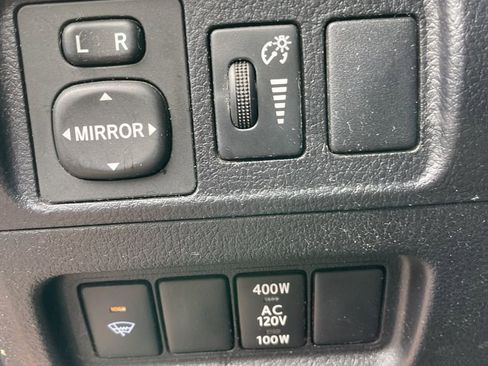 Used 2018 Toyota 4Runner SR5 image 6