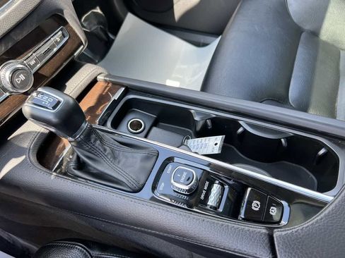 Used 2016 Volvo XC90 T6 Momentum w/ Momentum Plus Package image 24