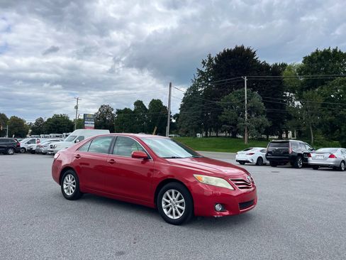 Used 2010 Toyota Camry XLE FWD image 28