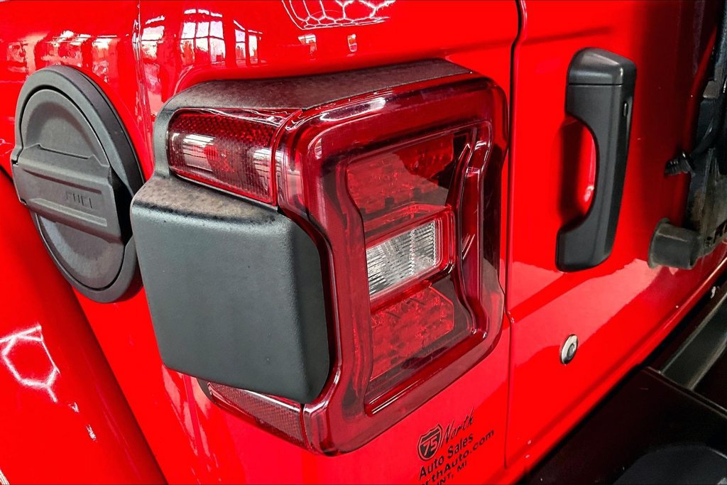 Used 2019 Jeep Wrangler Unlimited Rubicon w/ Dual Top Group AWD/4WD image 22