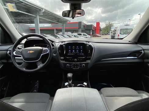 Used 2021 Chevrolet Traverse LT image 20
