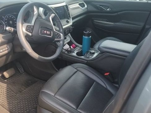 Used 2023 GMC Acadia SLT w/ Technology Package AWD/4WD image 13