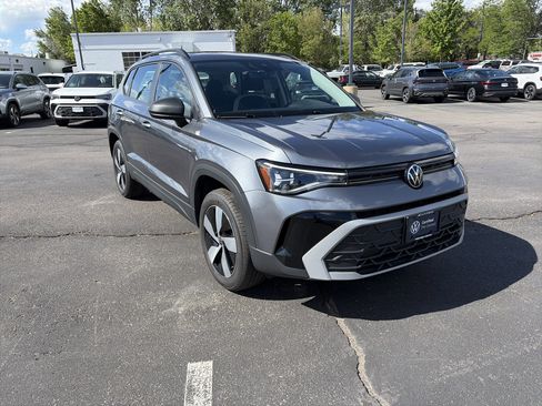 Used 2025 Volkswagen Taos S AWD/4WD image 3