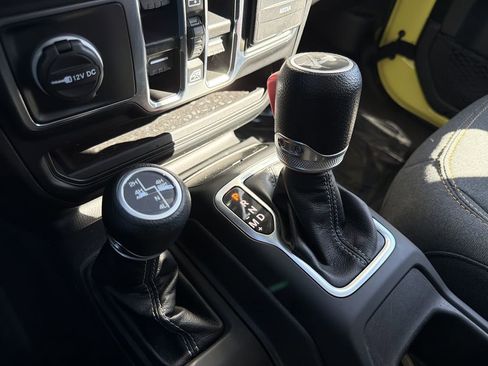 Used 2024 Jeep Wrangler Unlimited w/ Convenience Group image 28