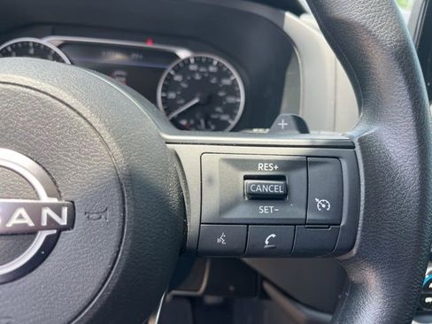 Used 2024 Nissan Pathfinder S FWD image 16