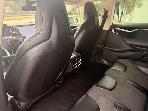 Used 2015 Tesla Model S 85 RWD image 21