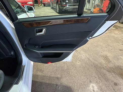 Used 2015 Mercedes-Benz E 350 4MATIC Sedan image 17