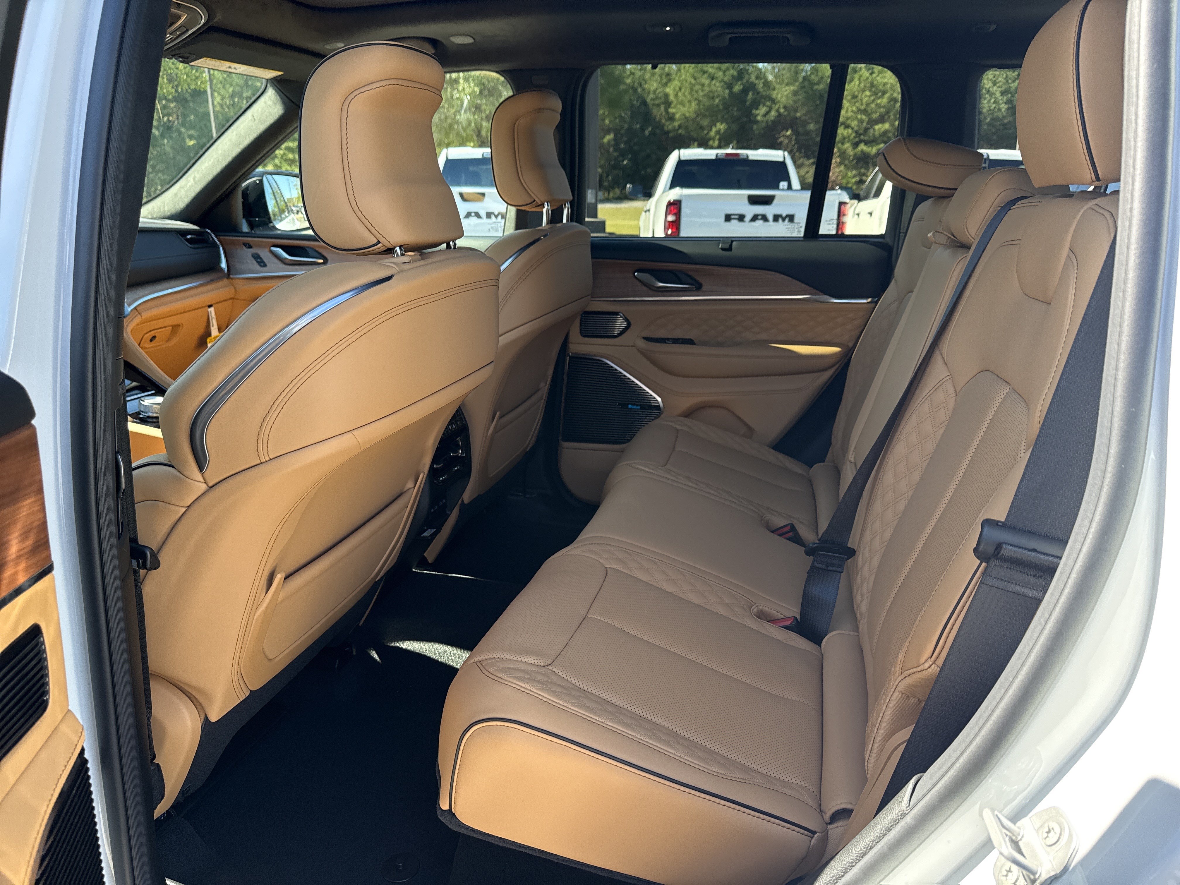 New 2027 Jeep Grand Cherokee Summit AWD/4WD image 22