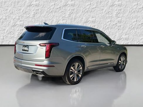 Used 2024 Cadillac XT6 Premium Luxury FWD image 3