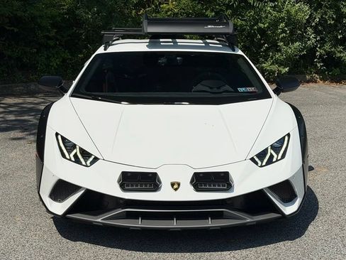 Used 2023 Lamborghini Huracan Sterrato AWD/4WD image 3