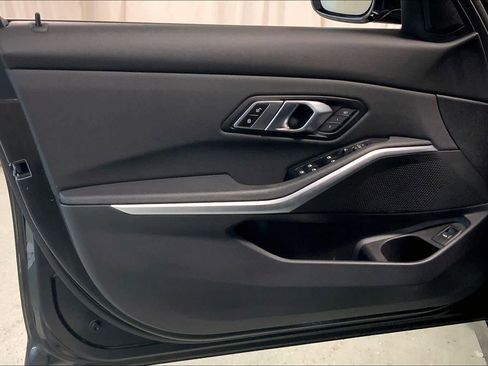 Used 2020 BMW 330i xDrive Sedan w/ Convenience Package image 21