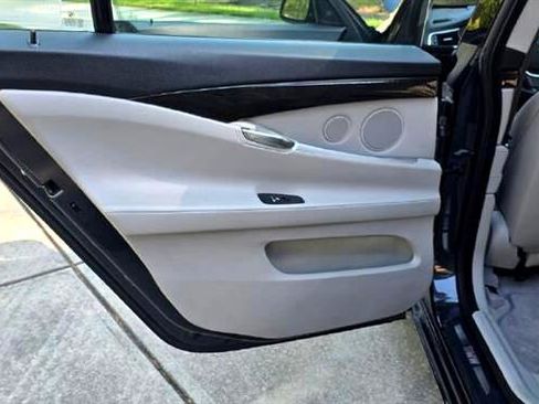 Used 2012 BMW 550i Gran Turismo w/ Driver Assistance Pkg image 40