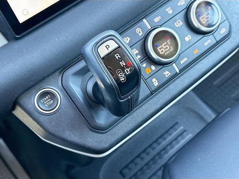Used 2021 Land Rover Defender 90 First Edition image 29