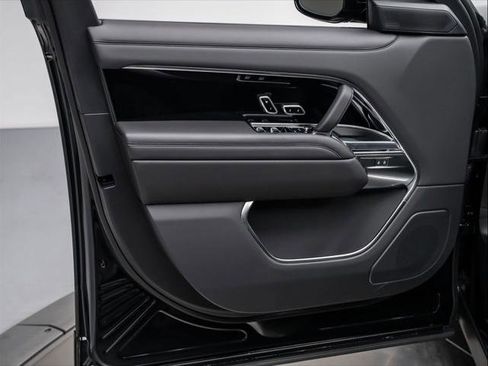 New 2026 Land Rover Range Rover SE image 23