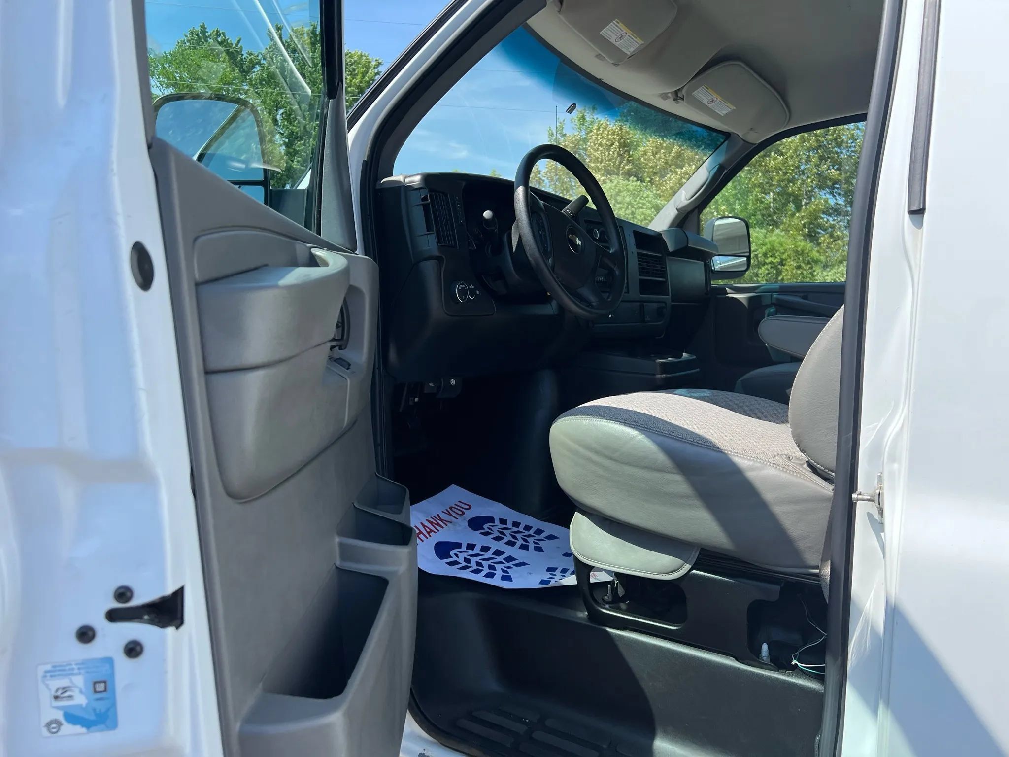 Used 2015 Chevrolet Express 2500 RWD image 10