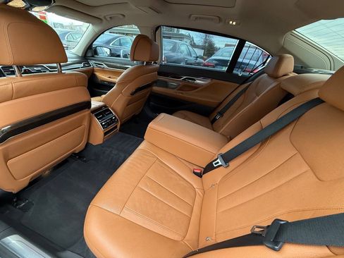 Used 2016 BMW 740i RWD image 13