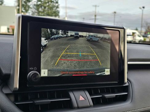 Used 2025 Toyota RAV4 XLE image 29