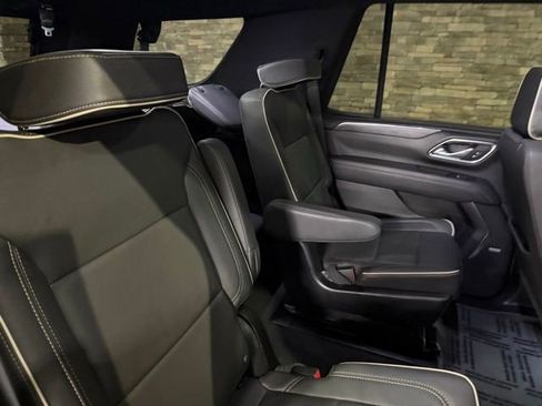 Used 2023 GMC Yukon SLT w/ SLT Luxury Package AWD/4WD image 34