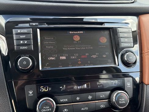 Used 2018 Nissan Rogue SL w/ Premium Package FWD image 24