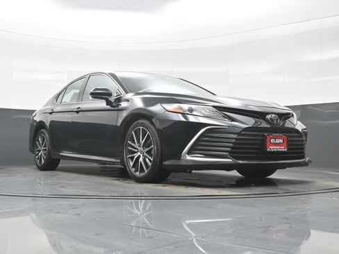Used 2024 Toyota Camry XLE image 29