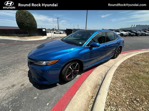 Used 2018 Toyota Camry XSE FWD image 1