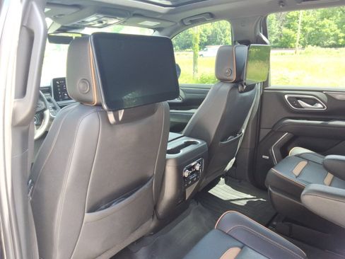 Used 2023 GMC Yukon AT4 w/ AT4 Premium Package AWD/4WD image 32