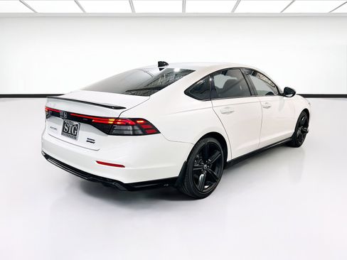 Used 2025 Honda Accord Sport image 4