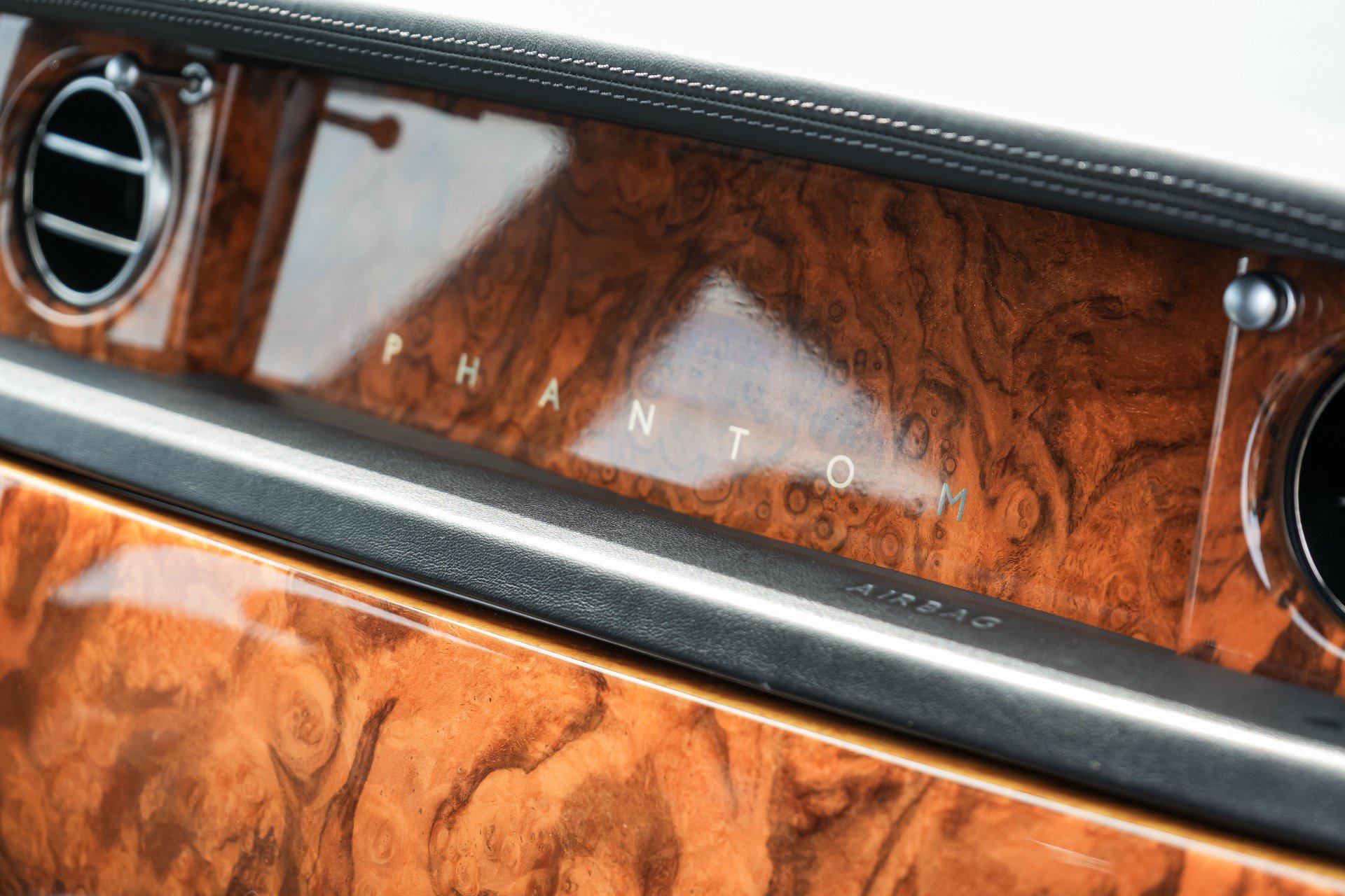 Used 2005 Rolls-Royce Phantom Sedan RWD image 27