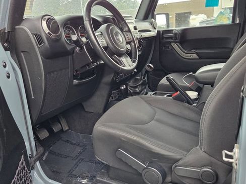 Used 2015 Jeep Wrangler Sport w/ Quick Order Package 23S AWD/4WD image 5