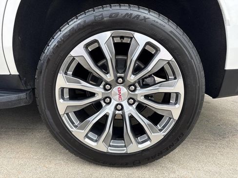 Used 2021 GMC Yukon Denali w/ LPO, Illumination Package image 10