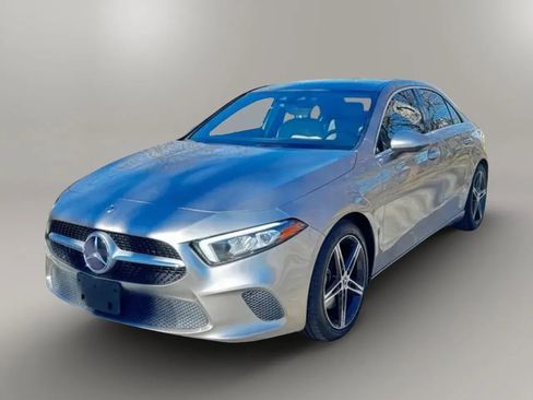 Used 2019 Mercedes-Benz A 220 image 2