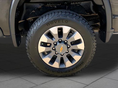 Used 2024 Chevrolet Silverado 2500 Custom w/ Custom Value Package AWD/4WD image 11
