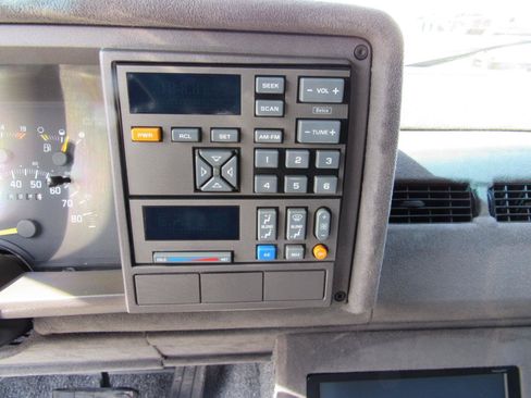 Used 1993 Chevrolet Silverado 3500 2WD Crew Cab image 47