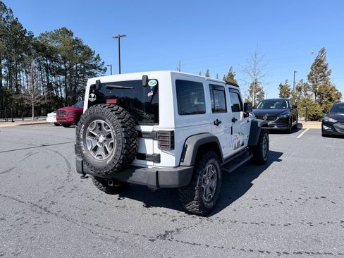 Used 2014 Jeep Wrangler Unlimited Rubicon w/ Connectivity Group AWD/4WD image 6