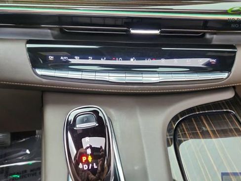 Used 2023 Cadillac Escalade ESV Premium Luxury AWD/4WD image 53