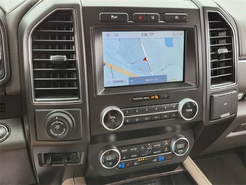 Used 2020 Ford Expedition Limited image 20