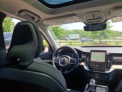 Certified 2026 Volvo XC90 B6 Plus AWD/4WD image 15