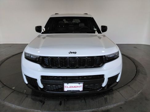 Used 2024 Jeep Grand Cherokee L Laredo AWD/4WD image 3
