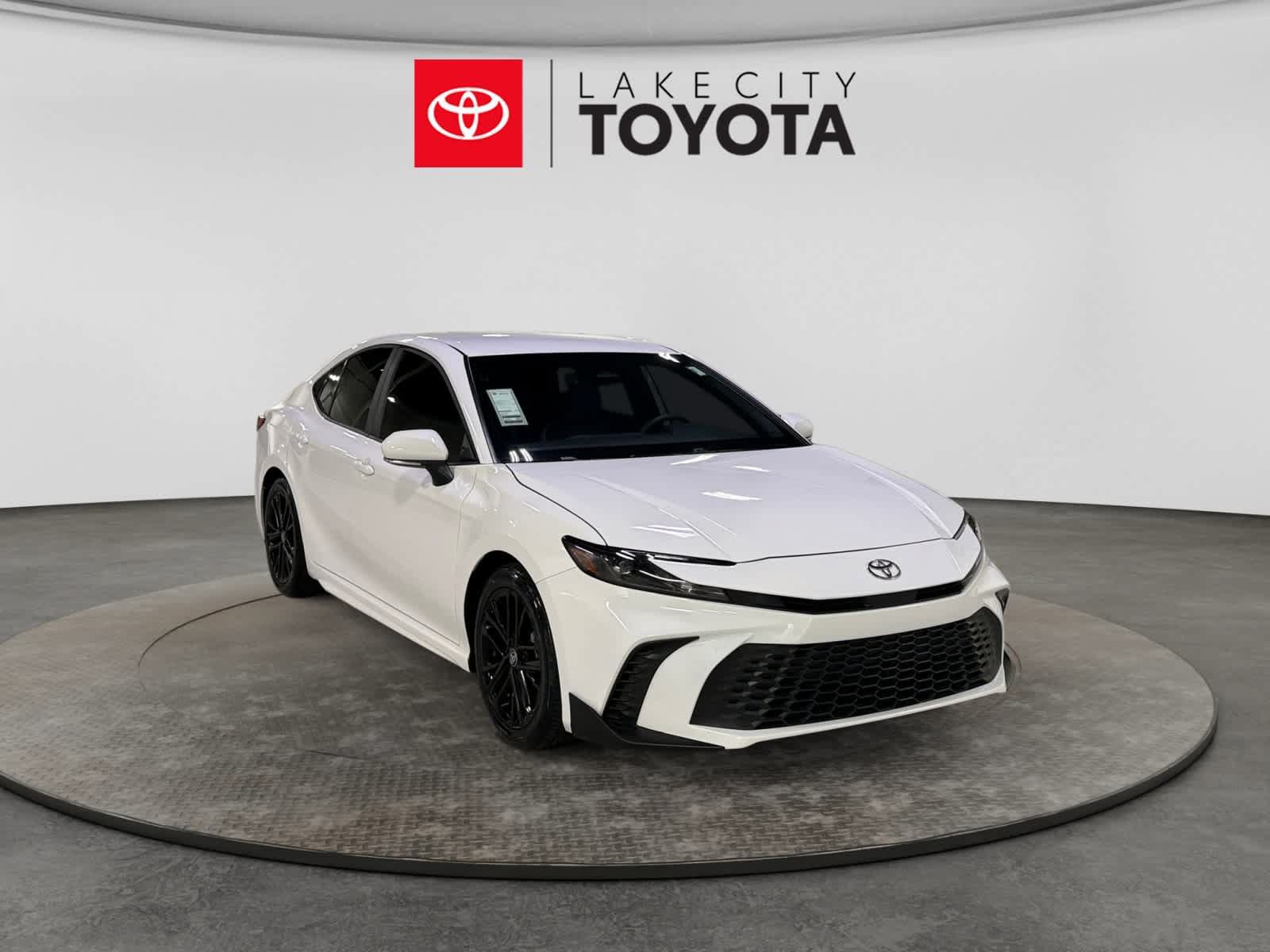 Used 2025 Toyota Camry SE w/ Multimedia Upgrade Package FWD image 13