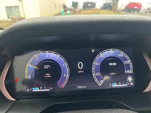 Used 2023 Jeep Grand Cherokee Altitude image 17